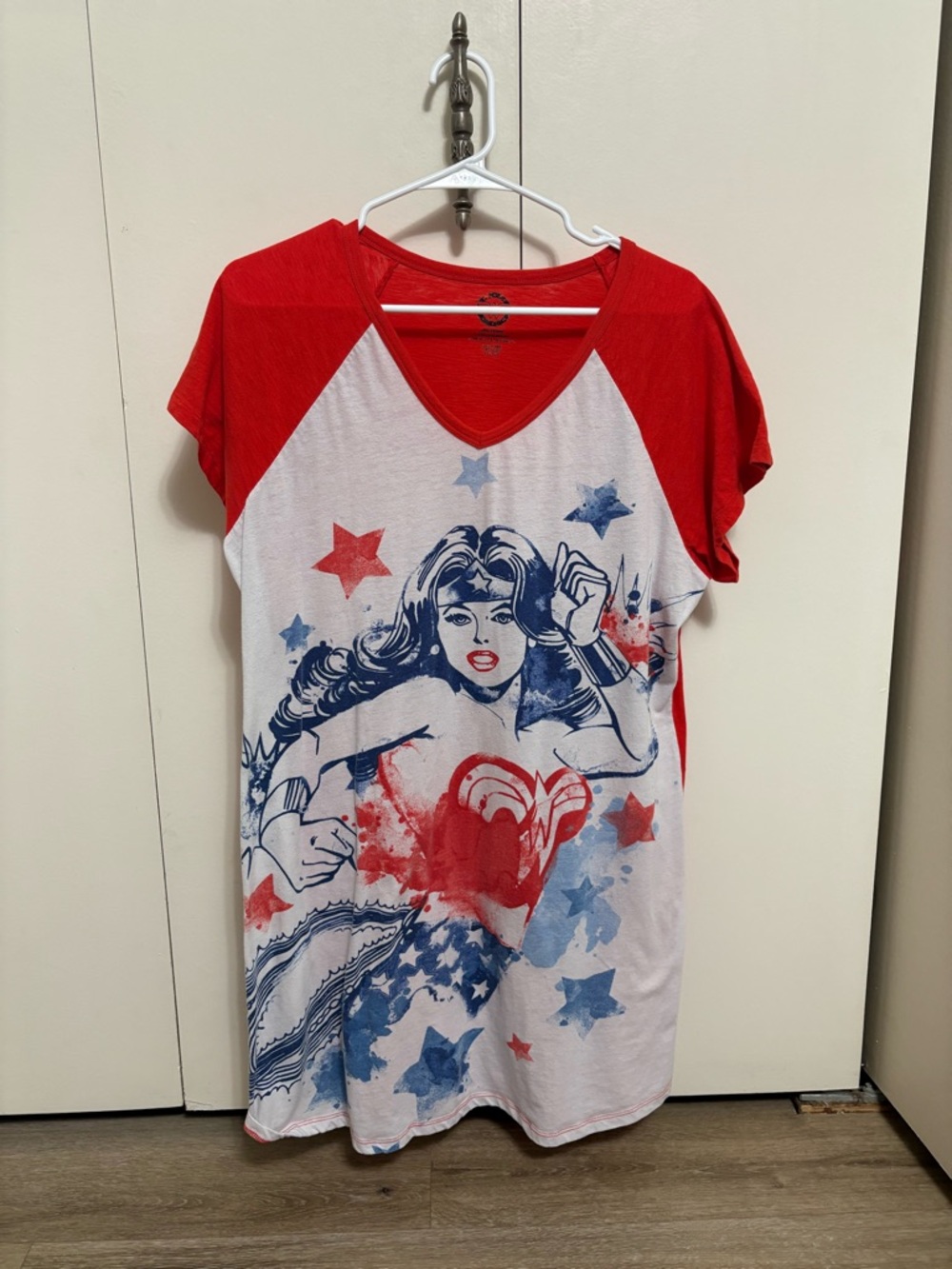 Wonder Woman Red White Graphic Comfort Nightwear Sleep Shirt Woman L XL